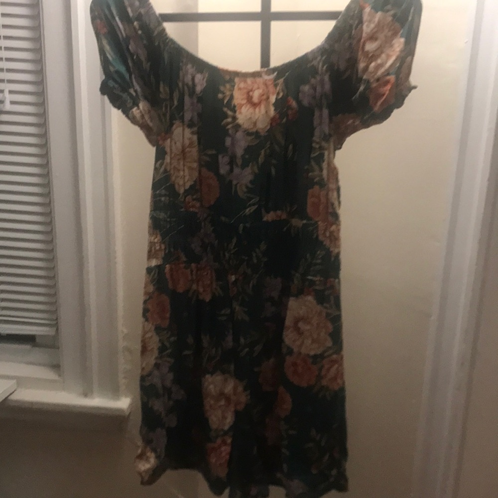 Super cute, floral AE romper!